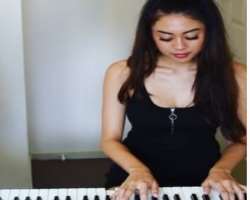 Alongside being a singer-songwriter, she is also an excellent pianist.